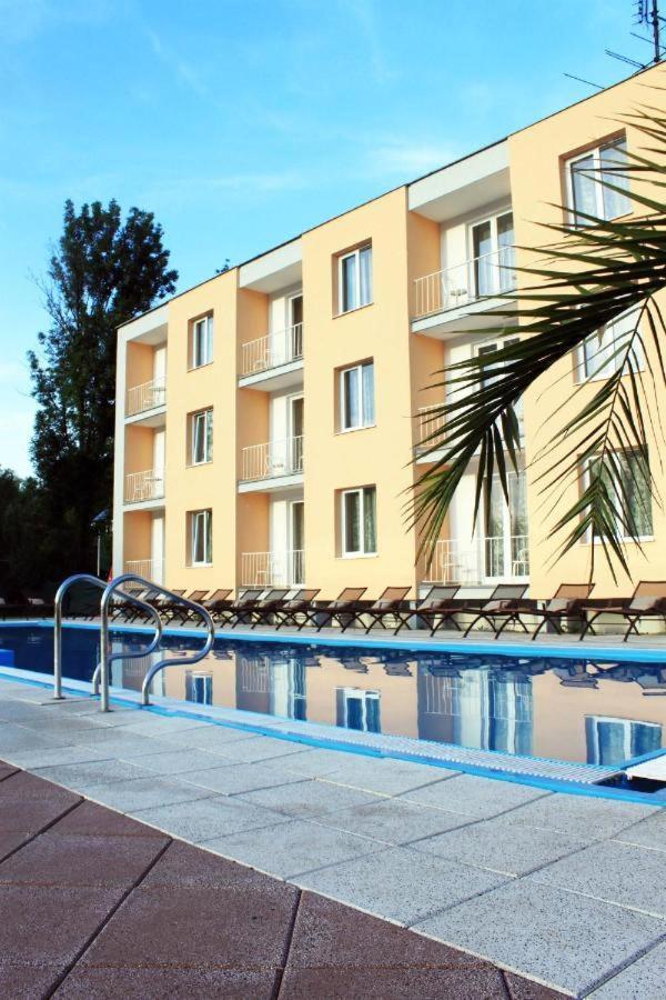 Hotel Korekt Piest'any Exterior photo